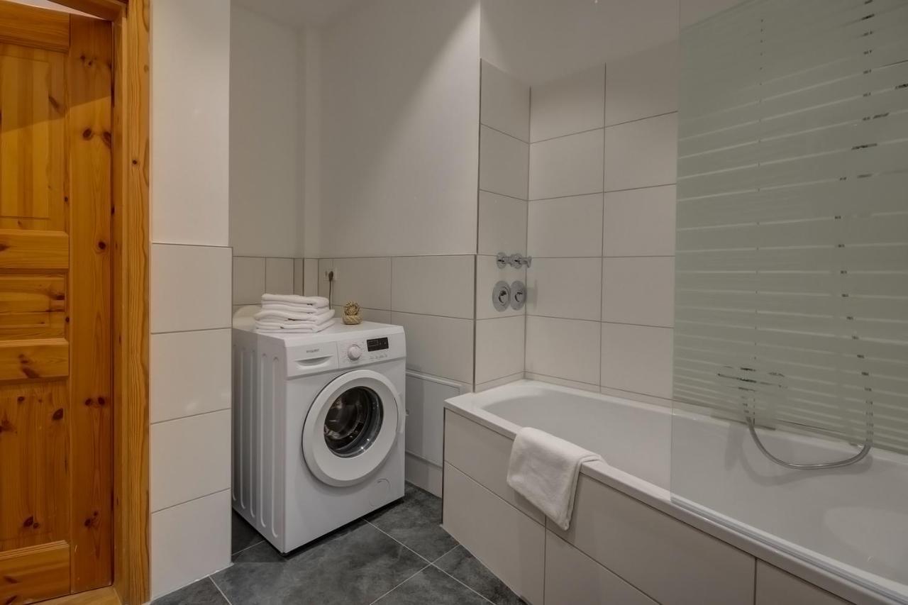 Kaza Guesthouse, Centrally Located 2 & 3 Bedroom Apartments In Augsbourg Extérieur photo
