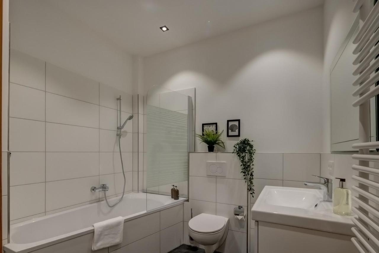 Kaza Guesthouse, Centrally Located 2 & 3 Bedroom Apartments In Augsbourg Extérieur photo