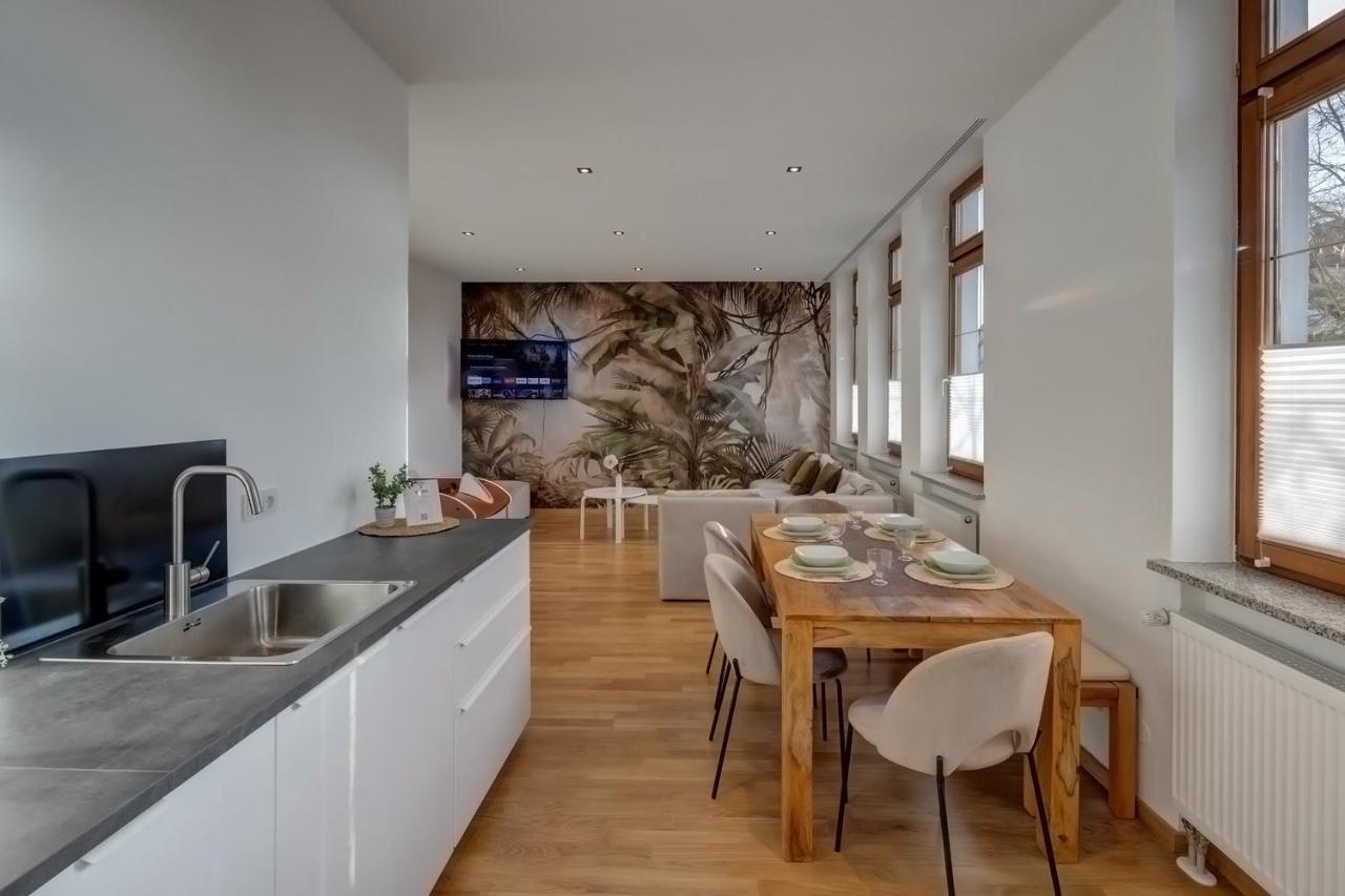 Kaza Guesthouse, Centrally Located 2 & 3 Bedroom Apartments In Augsbourg Extérieur photo