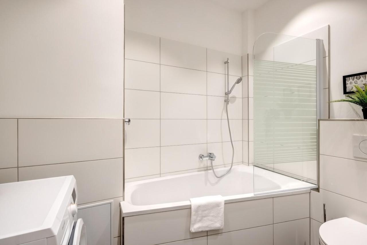 Kaza Guesthouse, Centrally Located 2 & 3 Bedroom Apartments In Augsbourg Extérieur photo