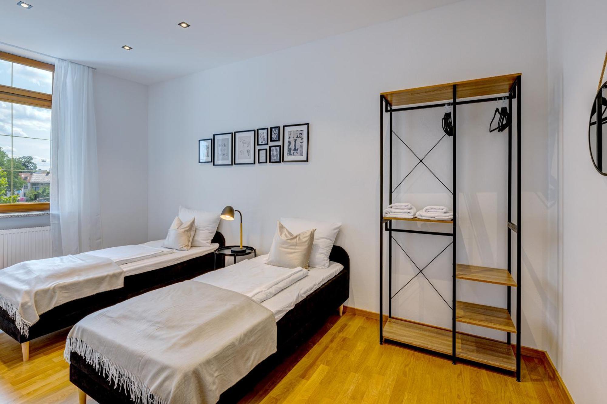 Kaza Guesthouse, Centrally Located 2 & 3 Bedroom Apartments In Augsbourg Extérieur photo