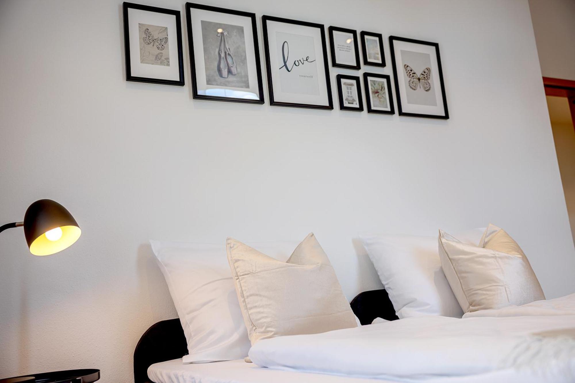 Kaza Guesthouse, Centrally Located 2 & 3 Bedroom Apartments In Augsbourg Extérieur photo