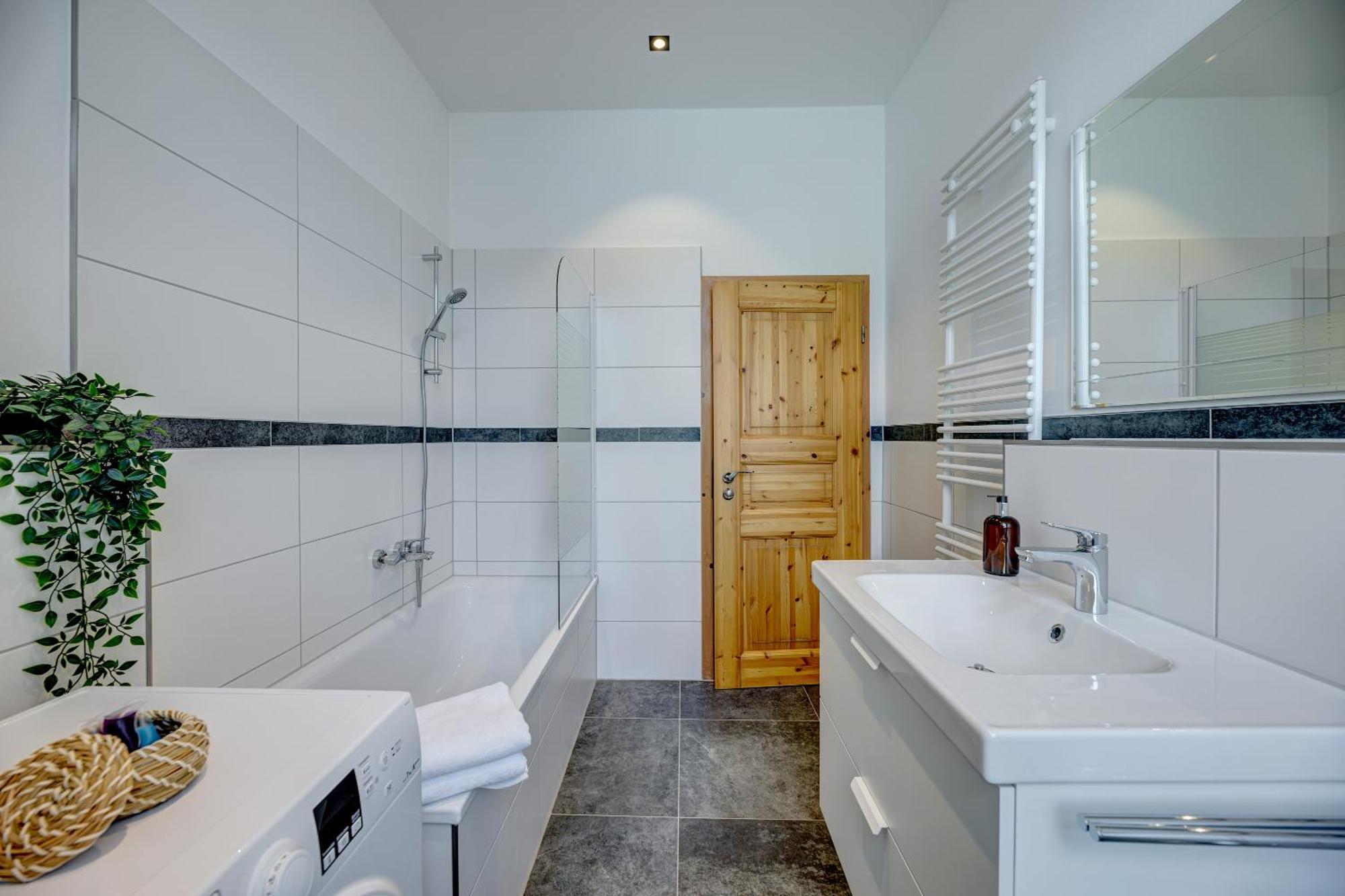 Kaza Guesthouse, Centrally Located 2 & 3 Bedroom Apartments In Augsbourg Extérieur photo