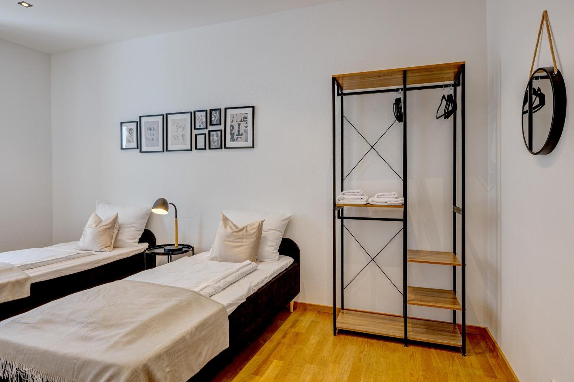 Kaza Guesthouse, Centrally Located 2 & 3 Bedroom Apartments In Augsbourg Extérieur photo