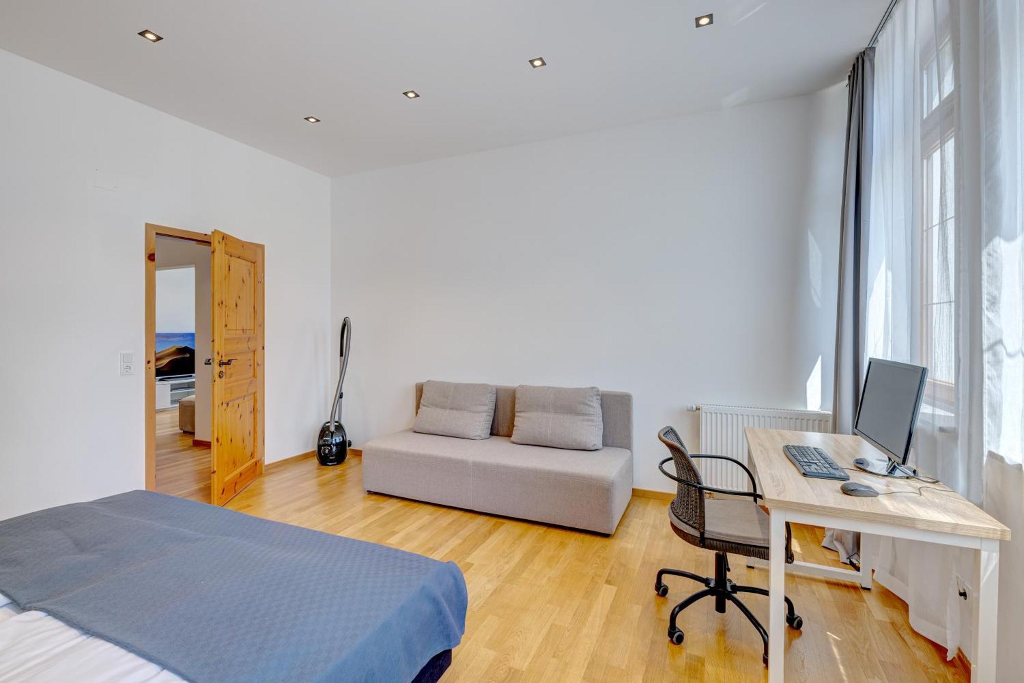 Kaza Guesthouse, Centrally Located 2 & 3 Bedroom Apartments In Augsbourg Extérieur photo